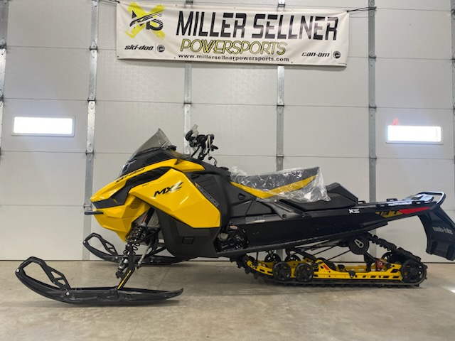 2025 Ski-Doo 2025 MXZ ADR 850 137"x1.25"RS YEL SKU # BDSA Snowmobile