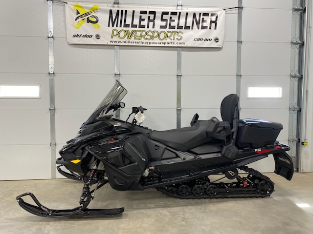 2025 Ski-Doo 2025 G.T. LE 900 ACE TURBO R BLK SKU # EPSB Snowmobile