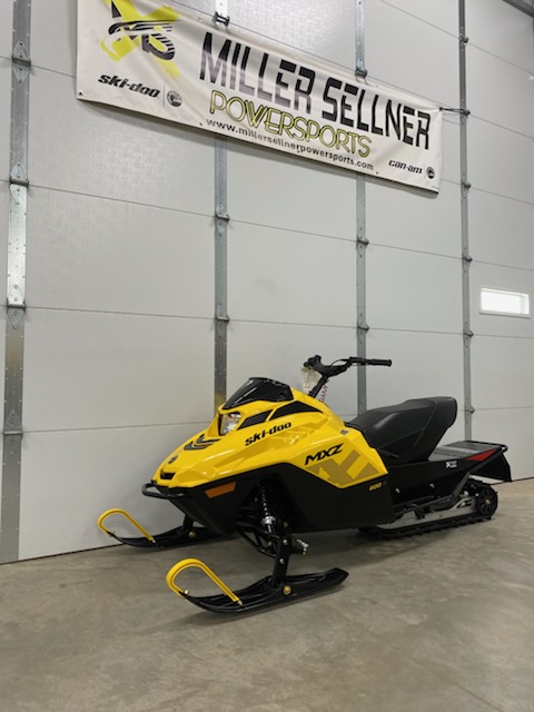 2025 Ski-Doo 2025 MXZ 200 NEO YELL/BLK SKU # YWSB Snowmobile