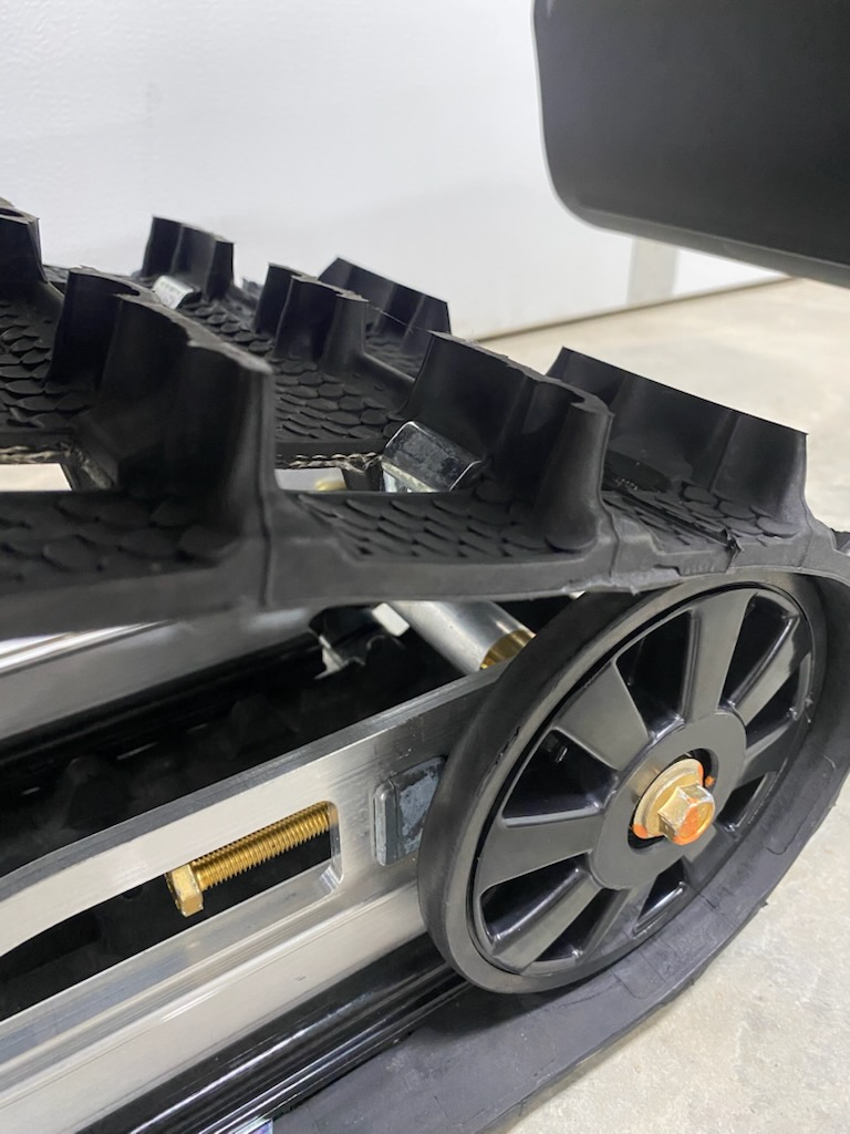 2025 Ski-Doo 2025 MXZ 200 NEO YELL/BLK SKU # YWSB Snowmobile