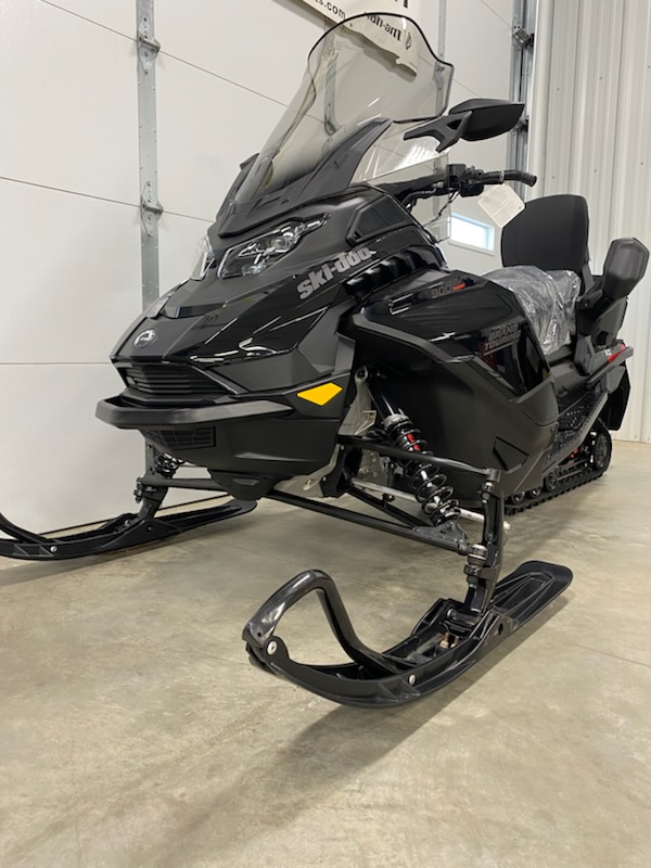 2025 Ski-Doo 2025 G.T. LE 900 ACE TURBO BLK SKU # ERSB Snowmobile