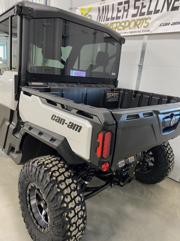 2025 Can-Am 2025 DEFENDER LTD CAB HD10 PEARL WHITE SKU # 8JSD Utility Vehicle