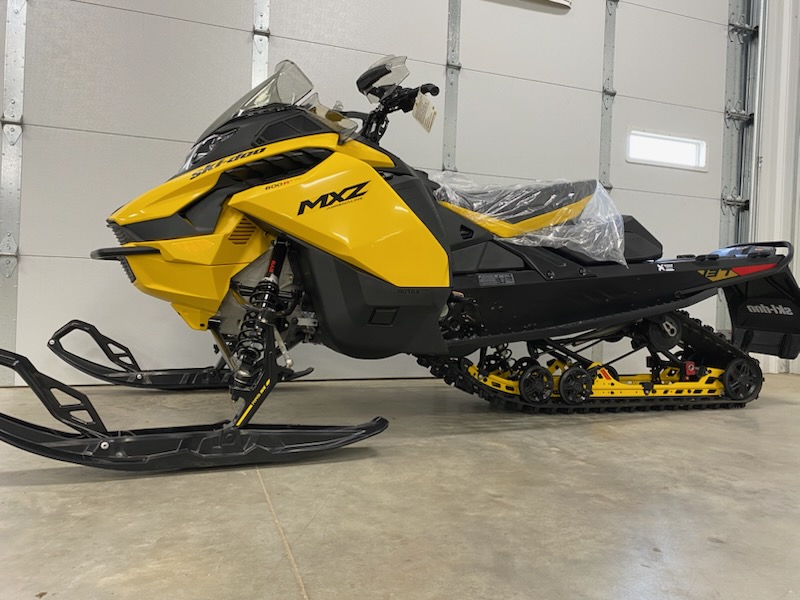 2025 Ski-Doo 2025 MXZ ADR 600 137"x1.25"RS YEL SKU # BDSD Snowmobile