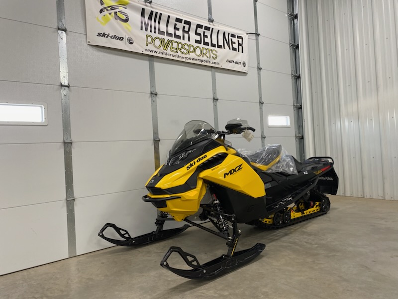 2025 Ski-Doo 2025 MXZ ADR 600 137"x1.25"RS YEL SKU # BDSD Snowmobile