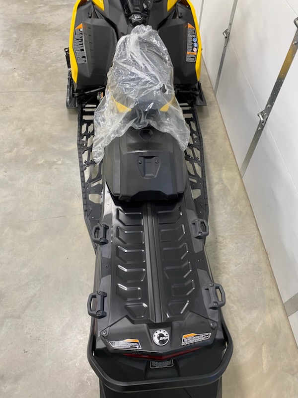 2025 Ski-Doo 2025 MXZ ADR 600 137"x1.25"RS YEL SKU # BDSD Snowmobile
