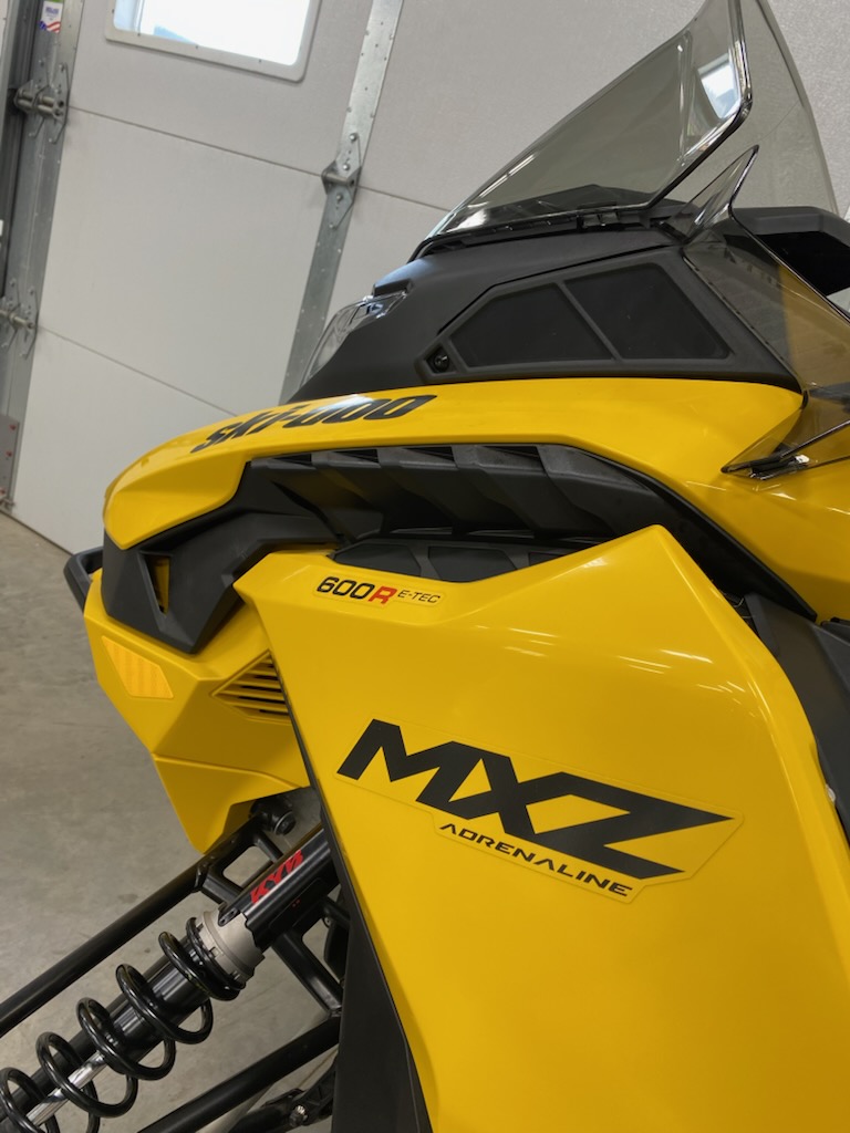 2025 Ski-Doo 2025 MXZ ADR 600 137"x1.25"RS YEL SKU # BDSD Snowmobile