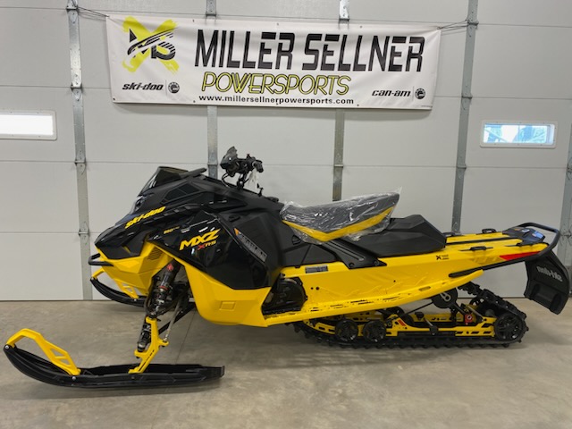 2025 Ski-Doo 2025 MXZ XRS 850 137 IR YEL/BLK SKU # MYSN Snowmobile