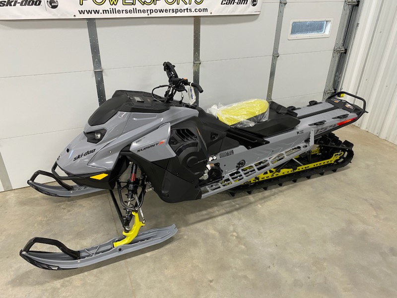 2025 Ski-Doo 2025 SUM X 850 SHOT 154" GRAY/BLK SKU # TNSB Snowmobile