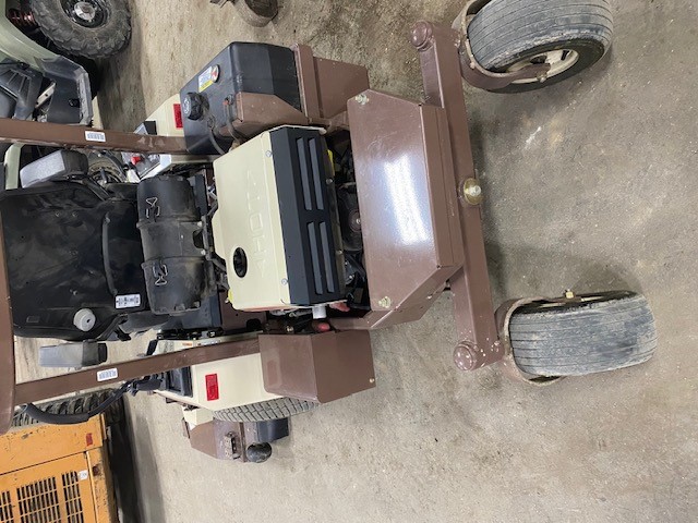 2023 Grasshopper 727 EFI Mower/Zero Turn