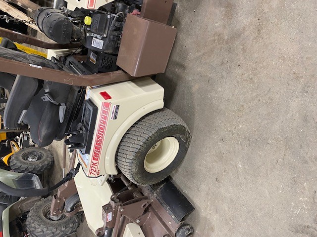 2023 Grasshopper 727 EFI Mower/Zero Turn