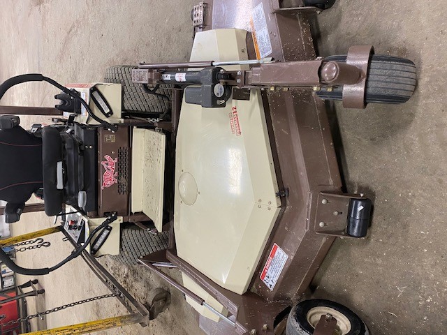 2023 Grasshopper 727 EFI Mower/Zero Turn