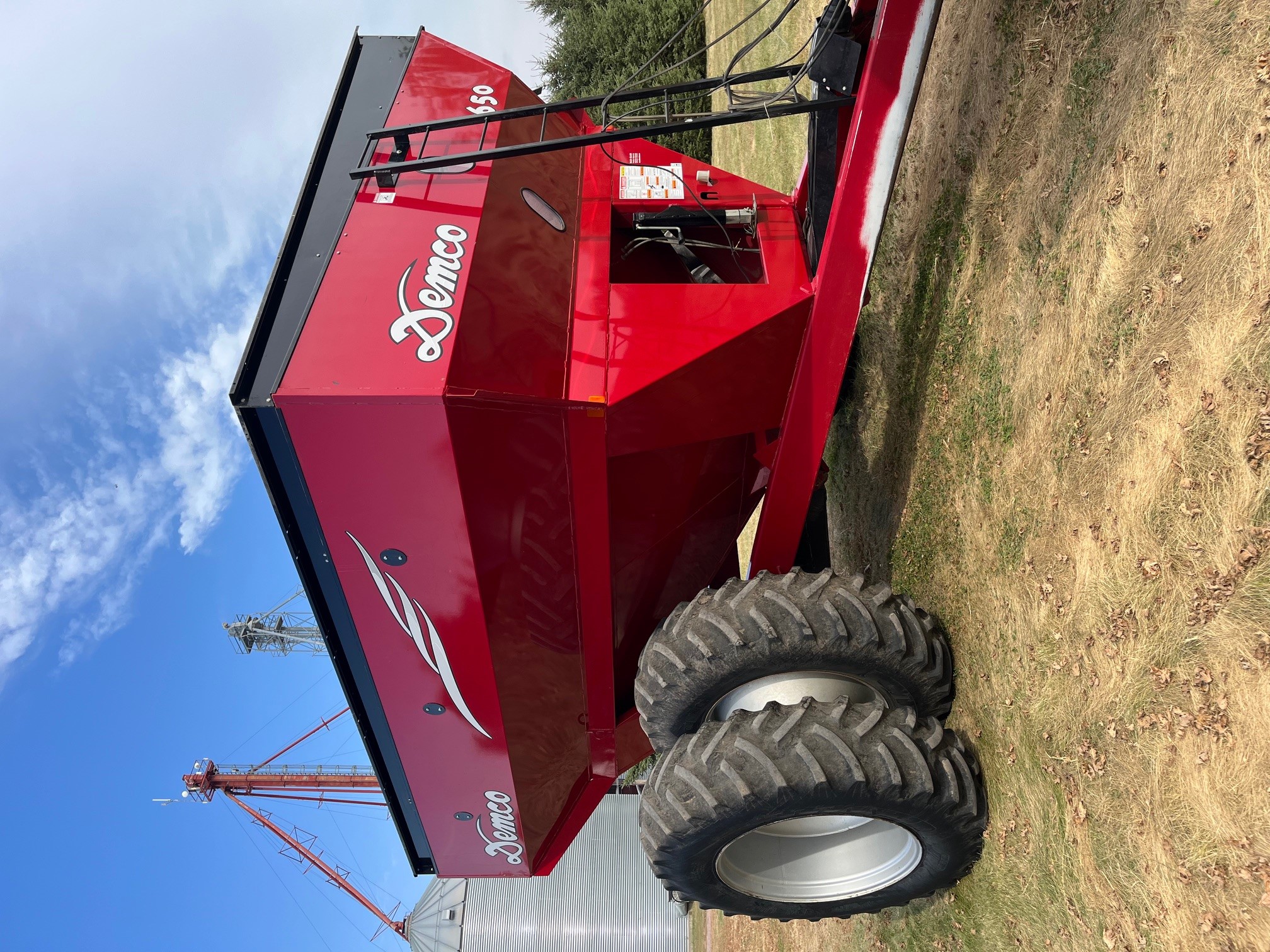 2008 Demco 650 Grain Cart