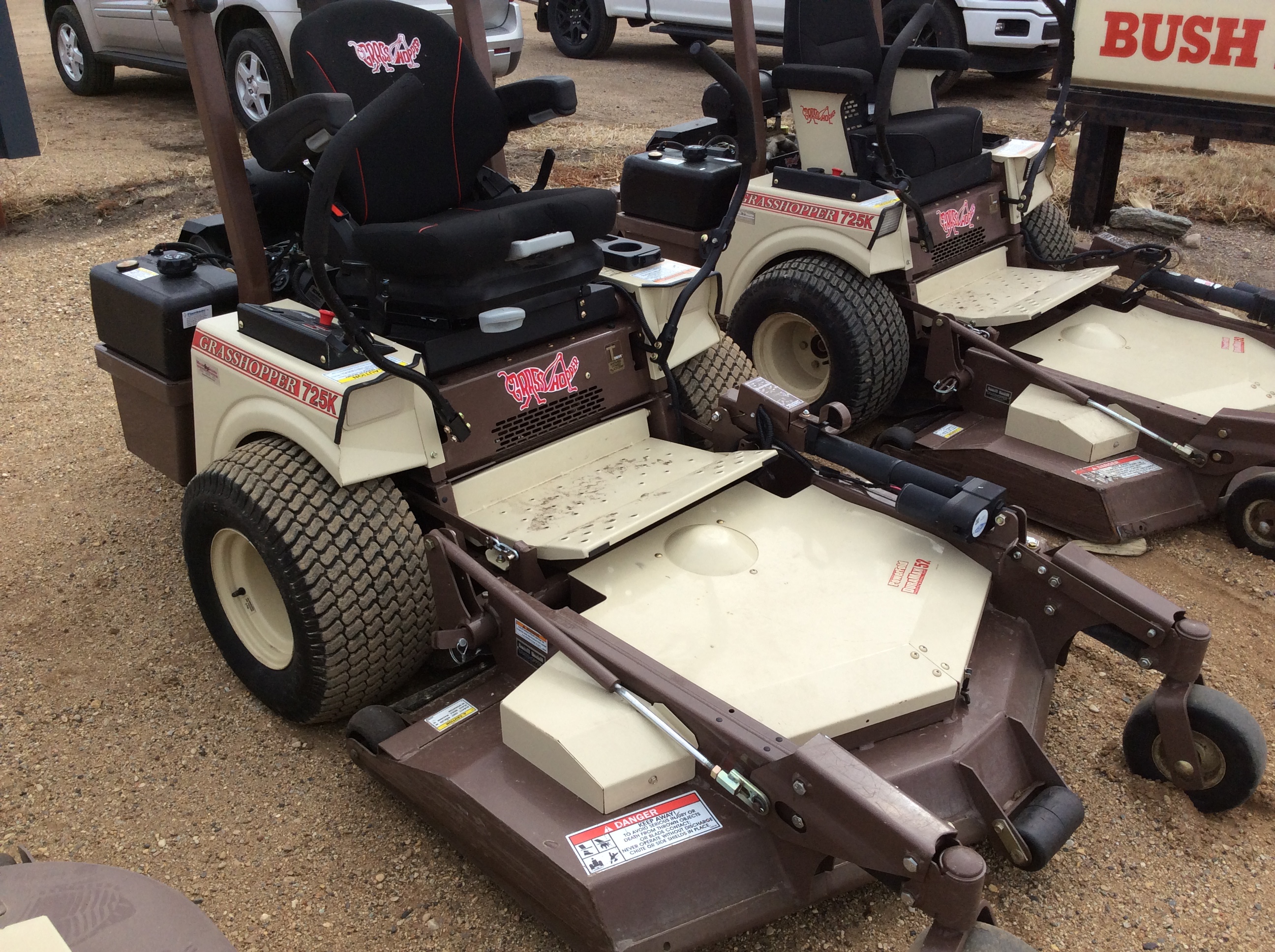 2019 Grasshopper 725KT W/ 52" REAR DISCHARGE DECK Mower/Zero Turn