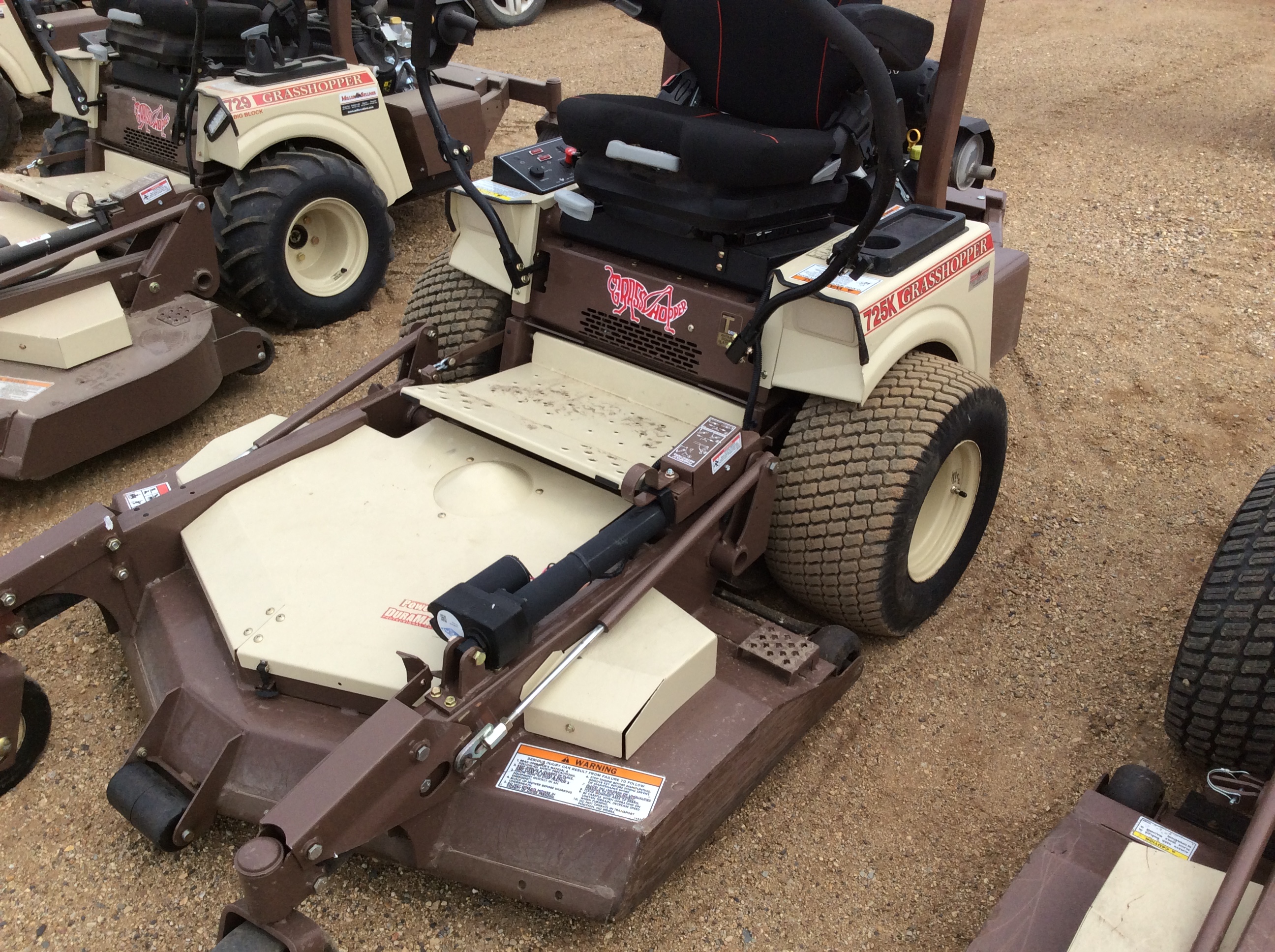 2019 Grasshopper 725KT W/ 52" REAR DISCHARGE DECK Mower/Zero Turn