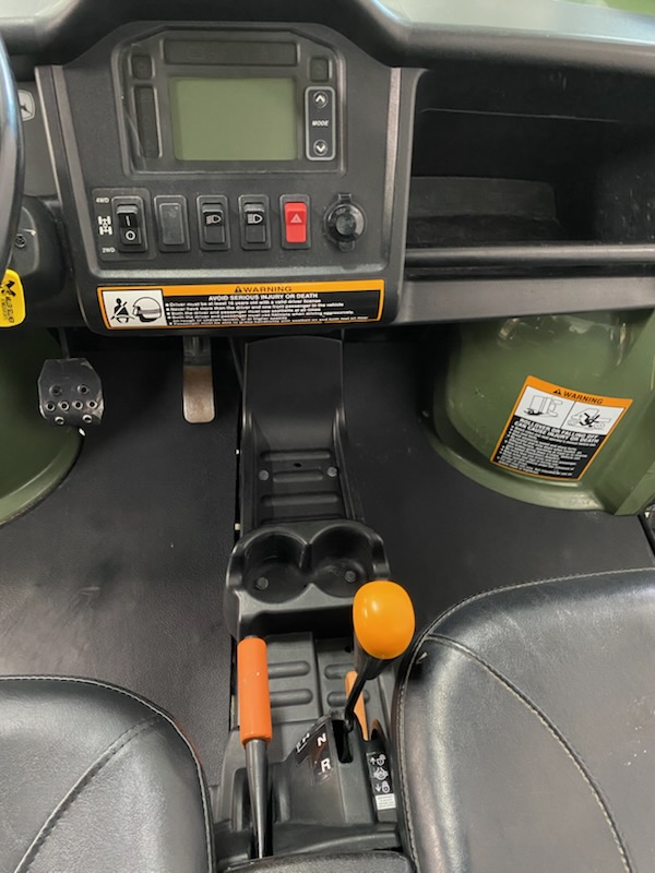 2013 John Deere XUV 825I W/POWERSTEERING Utility Vehicle