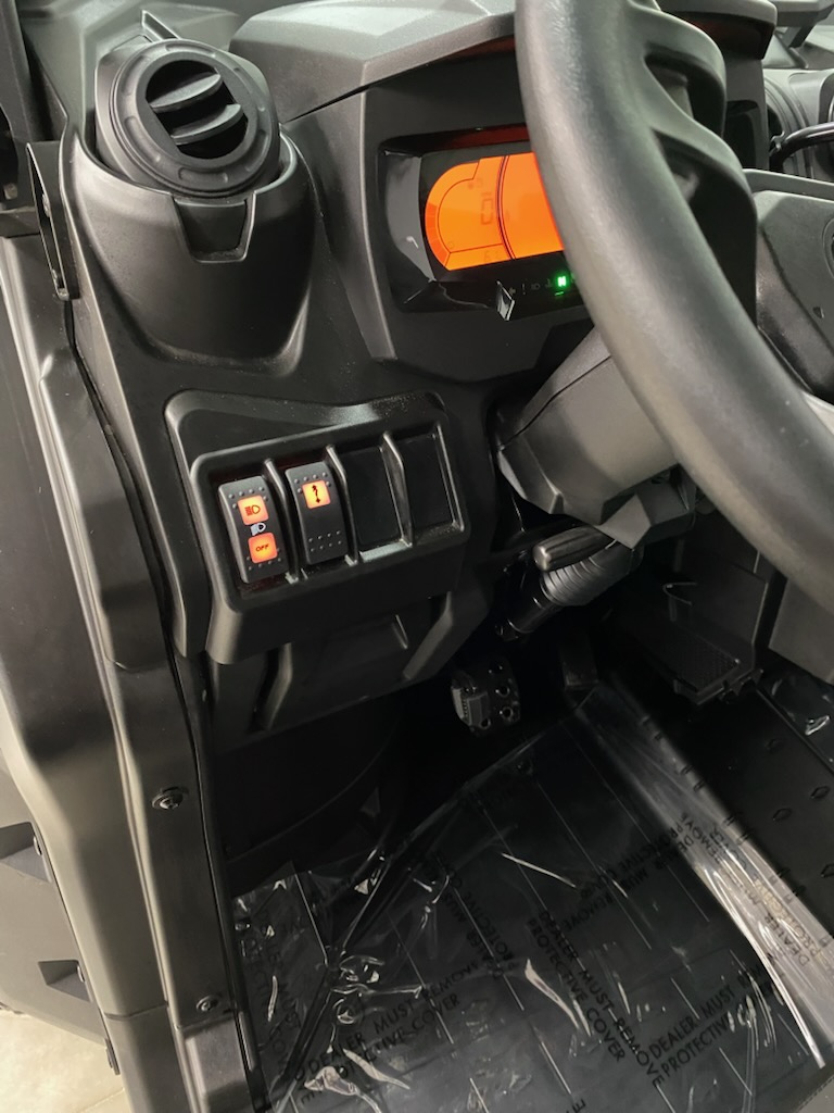 2025 Can-Am 2025 DEFENDER LTD CAB HD10 PEARL WHITE SKU # 8JSD Utility Vehicle