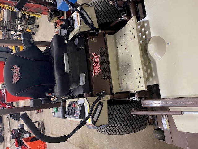 2023 Grasshopper 725DT6 / 3761 RD Mower/Zero Turn