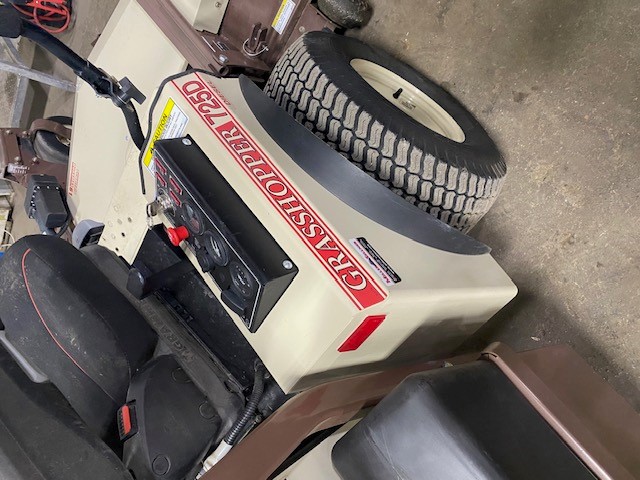 2023 Grasshopper 725DT6 / 3761 RD Mower/Zero Turn