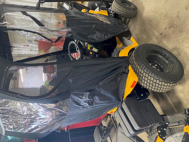 2024 Cub Cadet SLX50 XT2 Mower/Riding