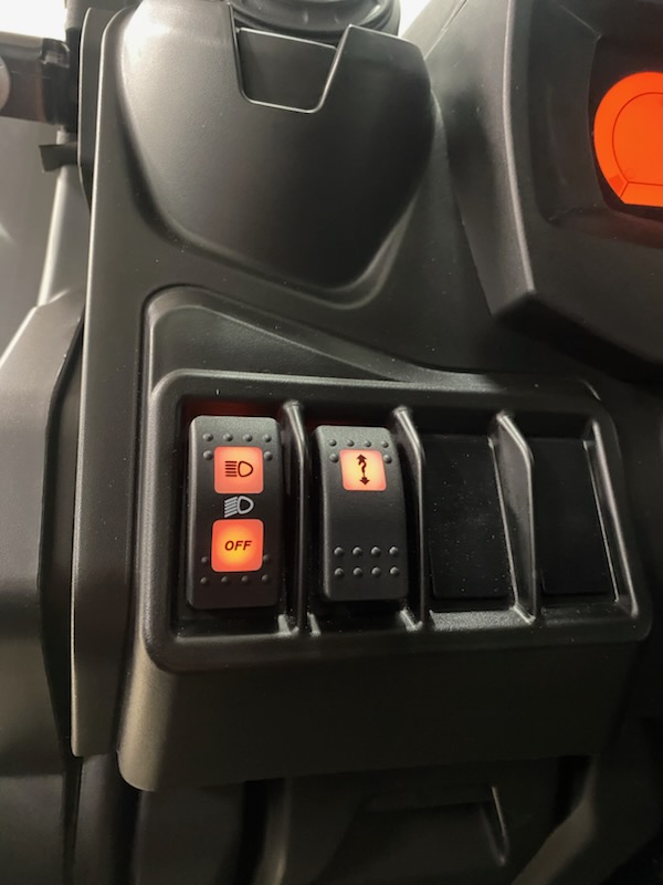 2025 Can-Am 2025 DEFENDER LTD CAB HD10 WHITE SKU # 8JSH Utility Vehicle