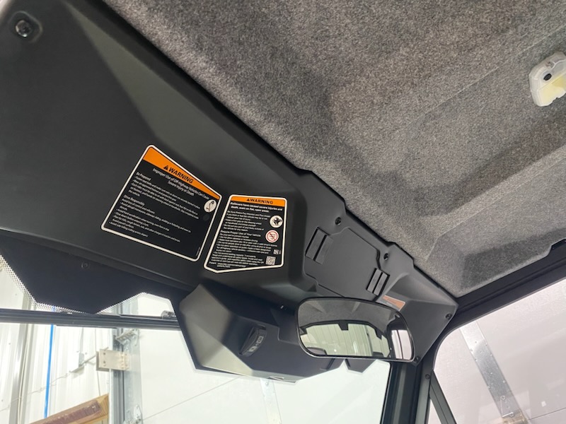 2025 Can-Am 2025 DEFENDER LTD CAB HD10 WHITE SKU # 8JSH Utility Vehicle