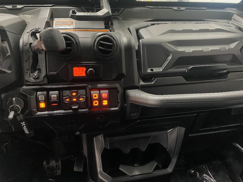 2025 Can-Am 2025 DEFENDER LTD CAB HD10 WHITE SKU # 8JSH Utility Vehicle