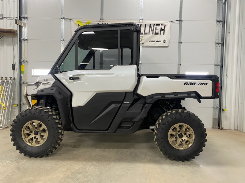 2025 Can-Am 2025 DEFENDER LTD CAB HD10 WHITE SKU # 8JSH Utility Vehicle