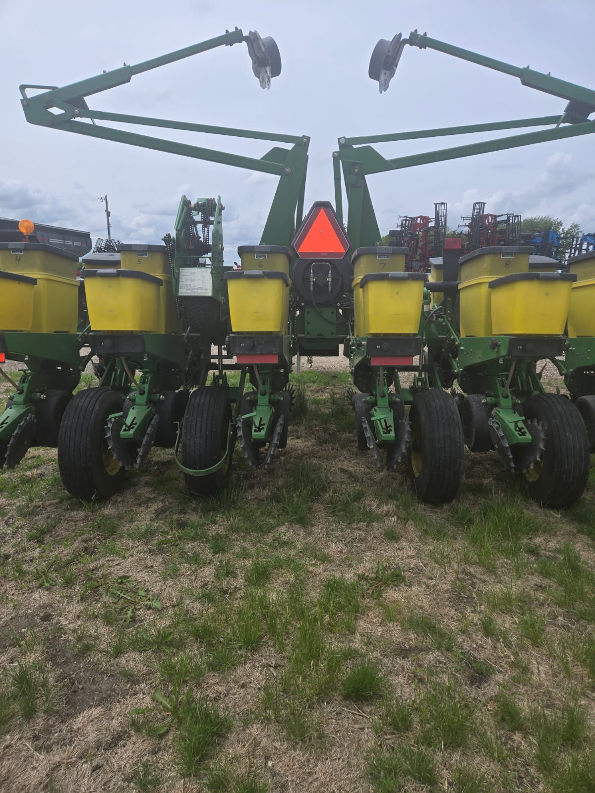 2002 John Deere 1760 12R30 Planter