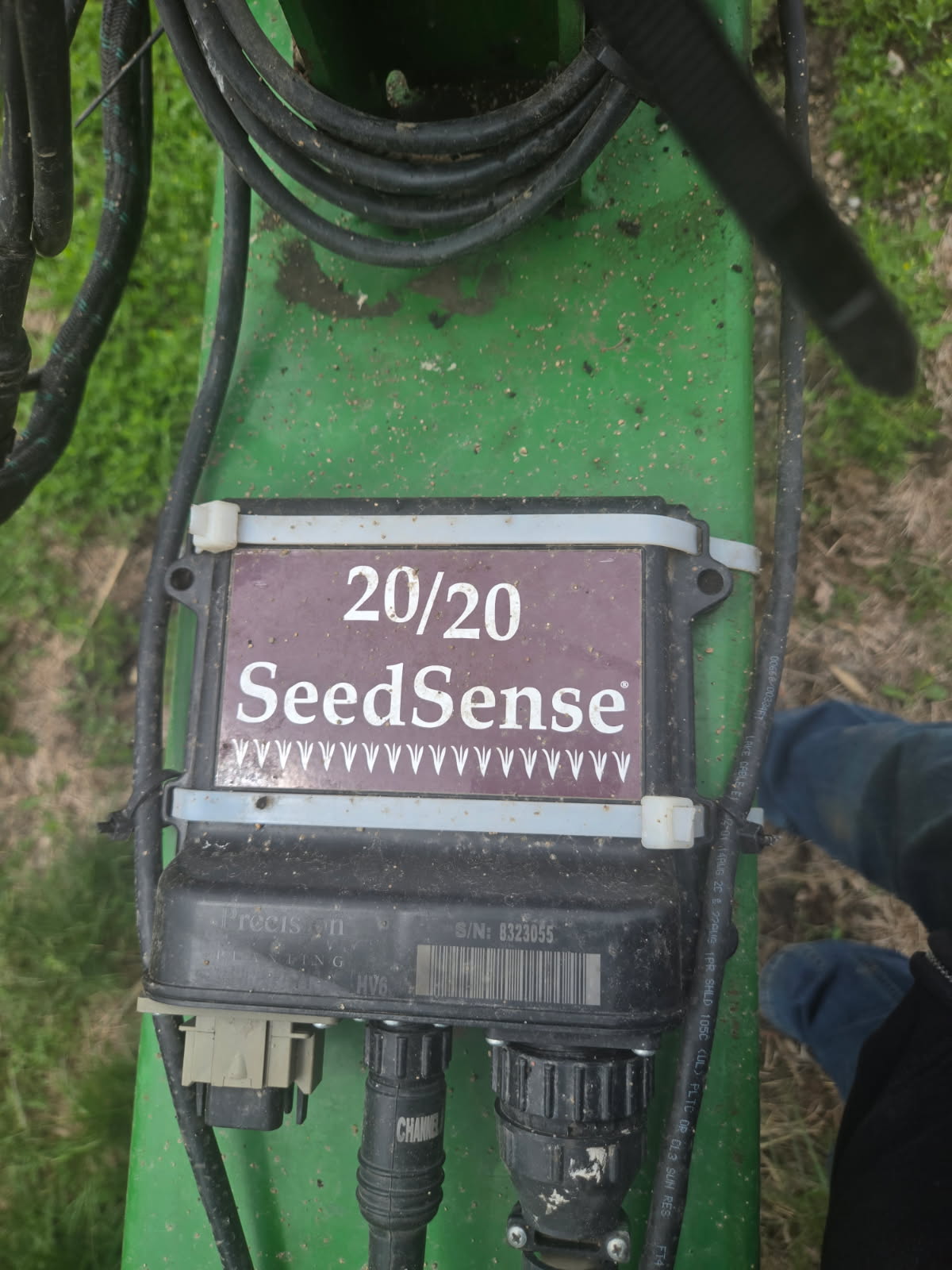 2002 John Deere 1760 12R30 Planter