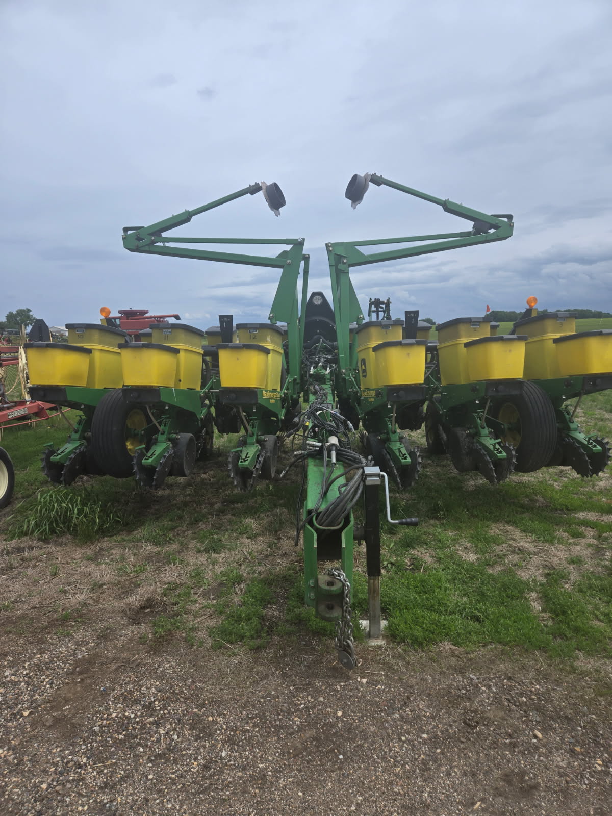2002 John Deere 1760 12R30 Planter