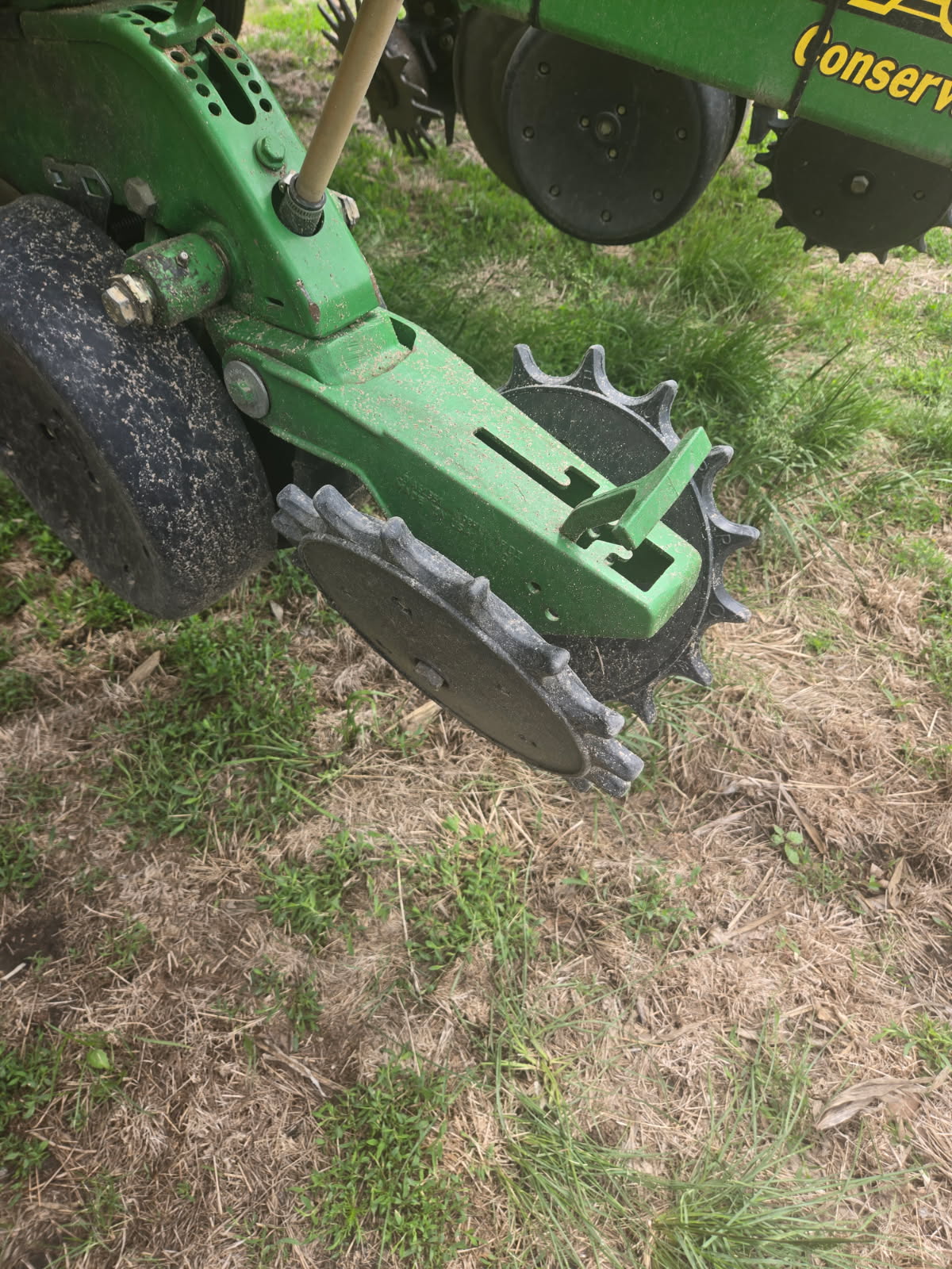 2002 John Deere 1760 12R30 Planter