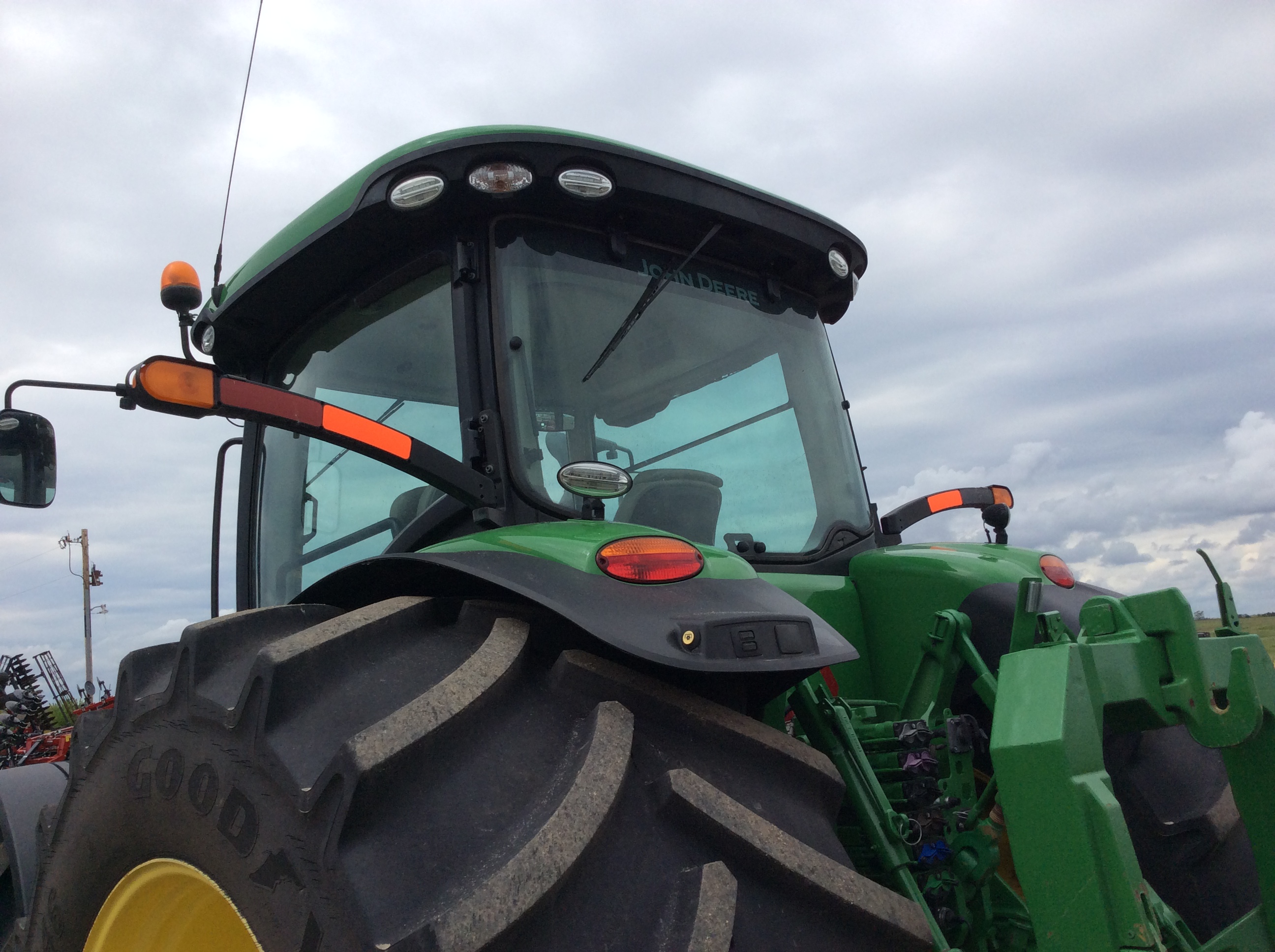 2019 John Deere 8370R Tractor