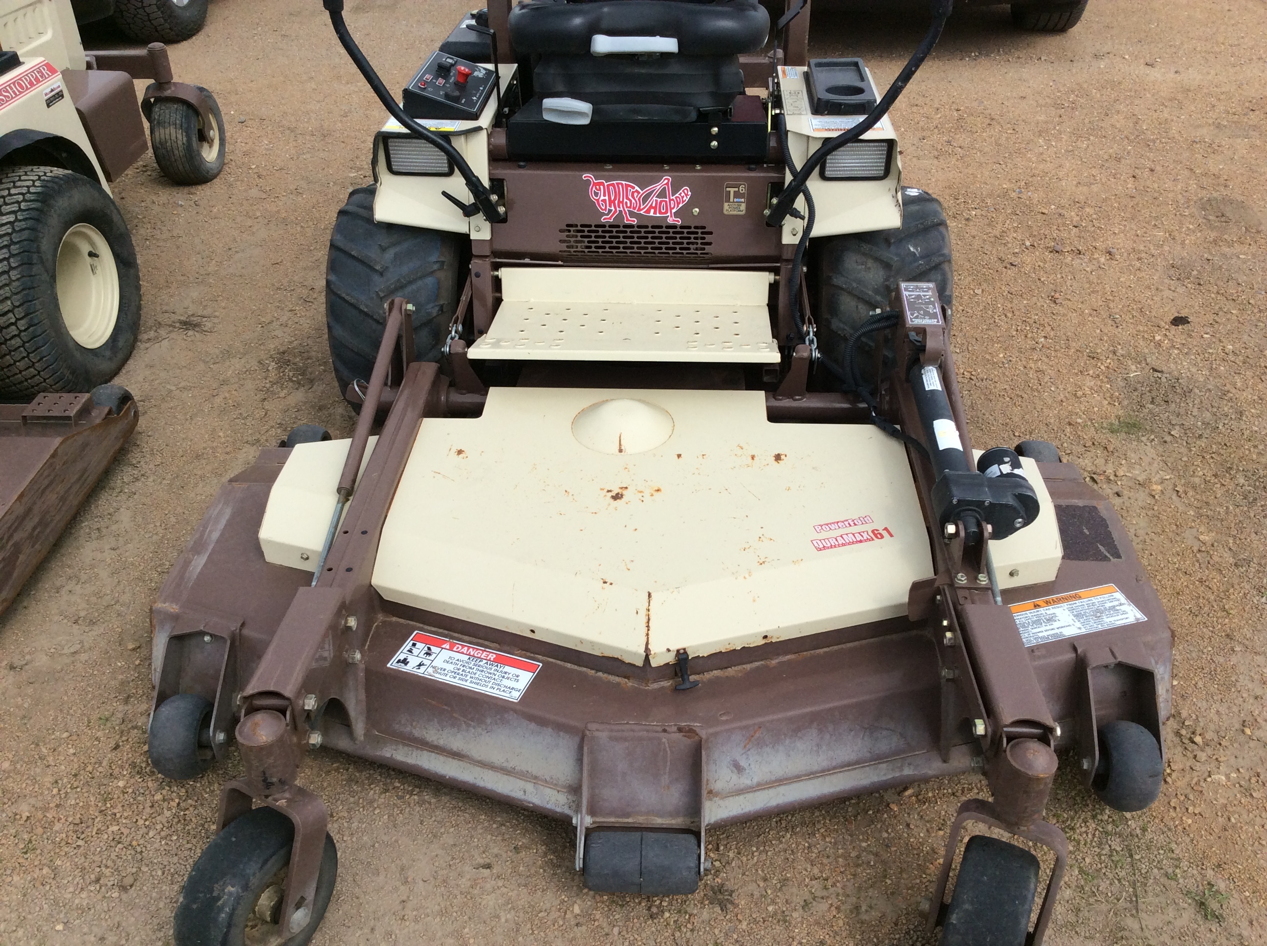 2015 Grasshopper 727T w/61" RD Deck Mower/Zero Turn