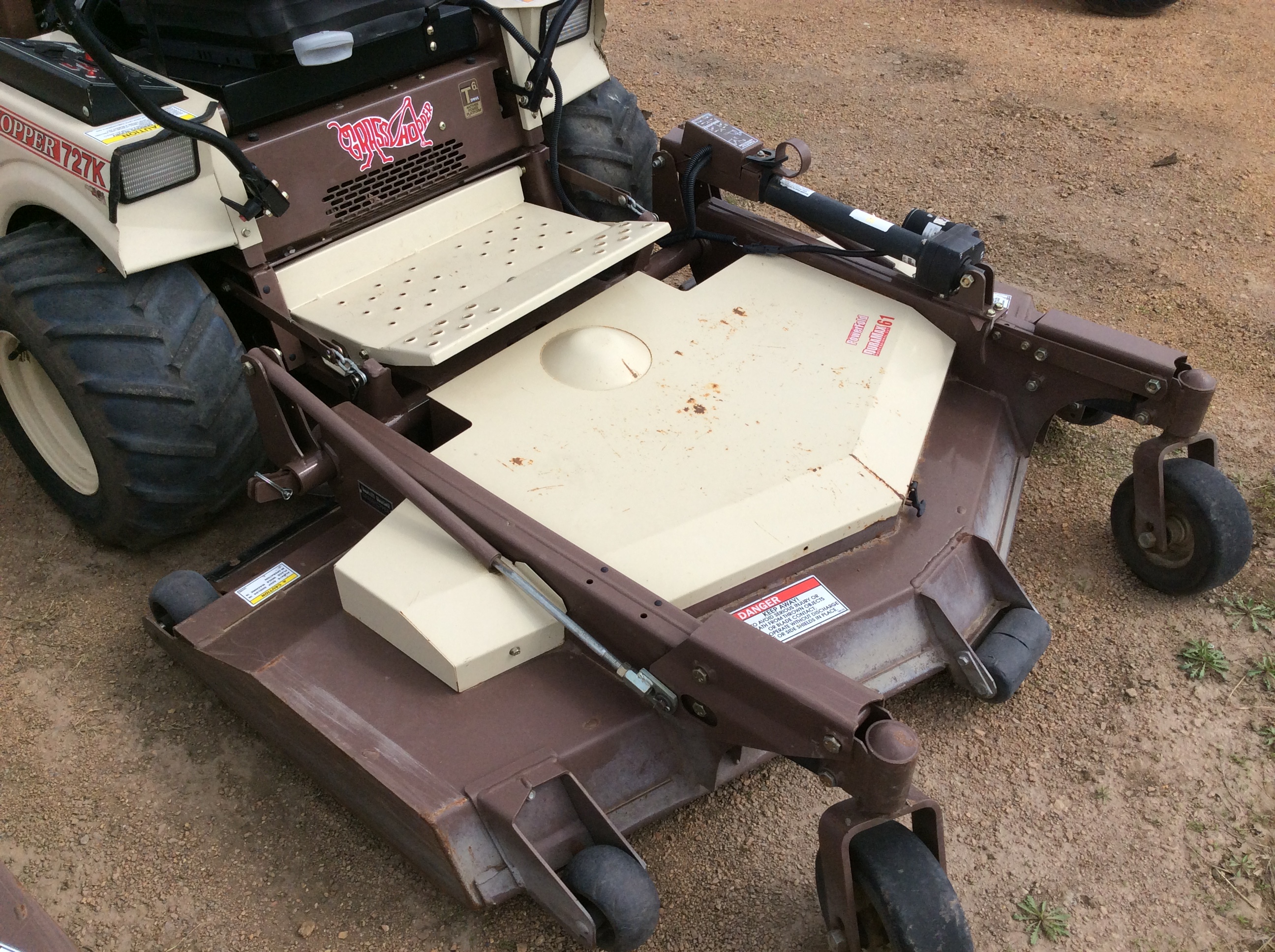 2015 Grasshopper 727T w/61" RD Deck Mower/Zero Turn