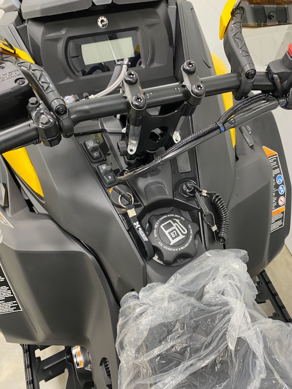 2026 Ski-Doo 2026 MXZ NEO+ 600EFI 55HP YEL/BLK SKU # BPTA Snowmobile