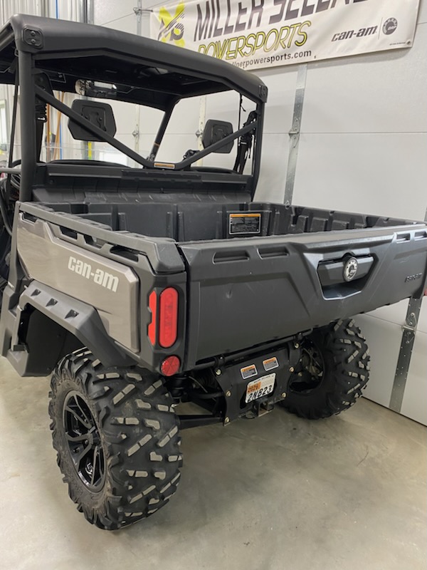 2018 Can-Am 2018 DEFENDER XT HD8 SILVER SKU # 8FJA Utility Vehicle
