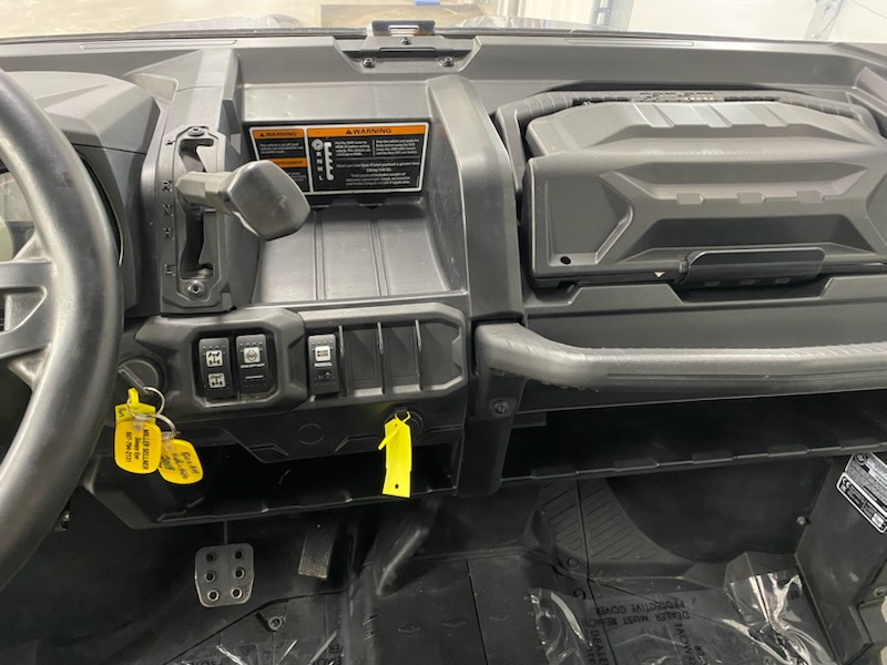 2018 Can-Am 2018 DEFENDER XT HD8 SILVER SKU # 8FJA Utility Vehicle