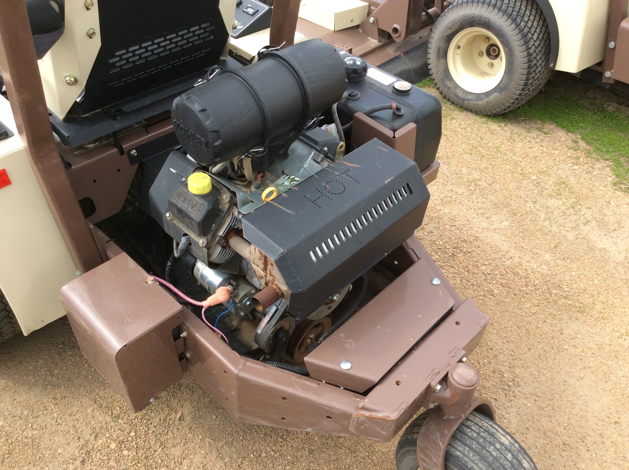 2016 Grasshopper 725KT w/52" RD Deck Mower/Zero Turn