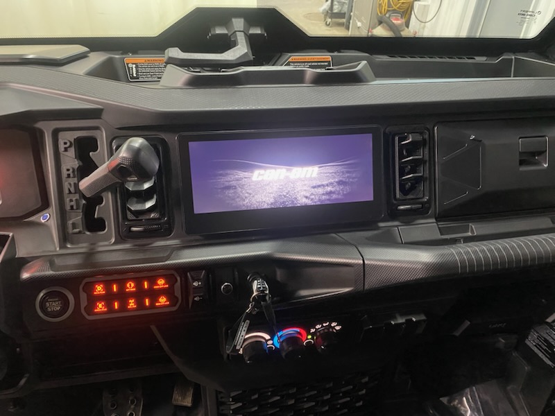 2026 Can-Am 2026 DEFENDER MAX LTD CAB HD11 RED SKU # 6MTF Utility Vehicle