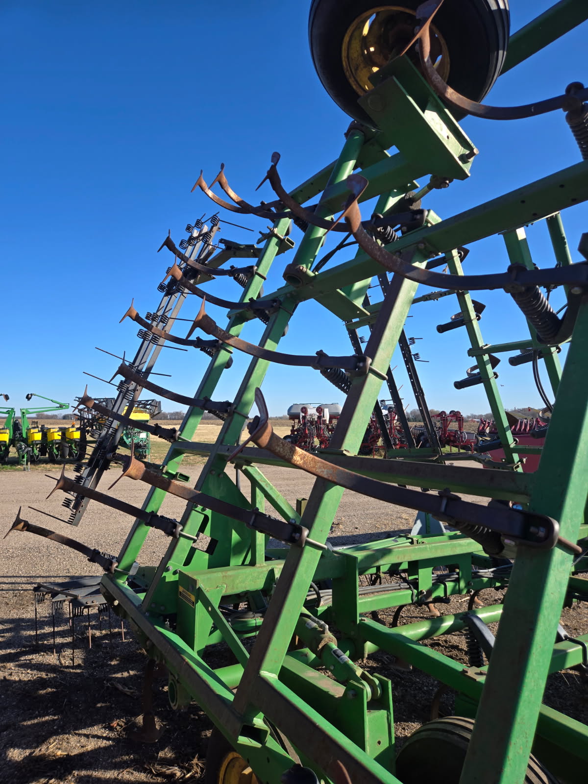 John Deere 960 Field Cultivator