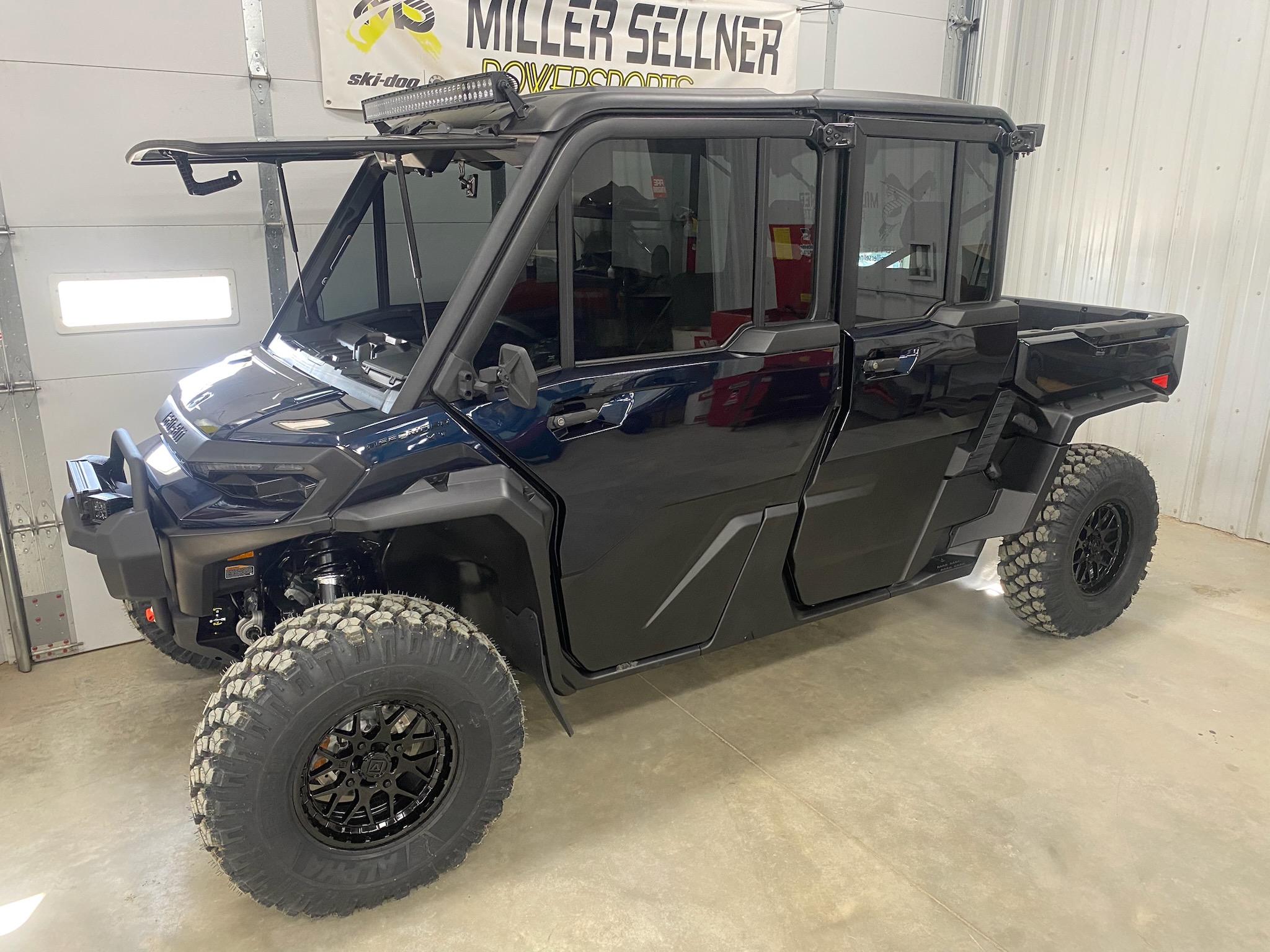 2026 Can-Am 2026 DEFENDER MAX XT CAB HD11 BLUE SKU # 9FTG Utility Vehicle