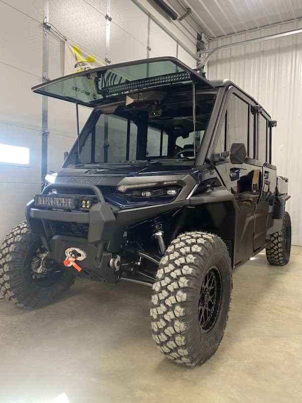 2026 Can-Am 2026 DEFENDER MAX XT CAB HD11 BLUE SKU # 9FTG Utility Vehicle