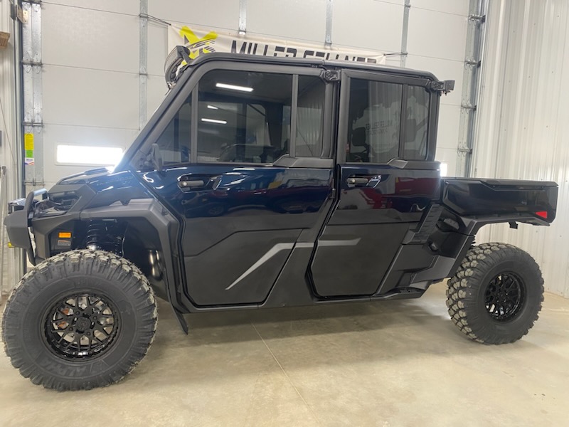 2026 Can-Am 2026 DEFENDER MAX XT CAB HD11 BLUE SKU # 9FTG Utility Vehicle