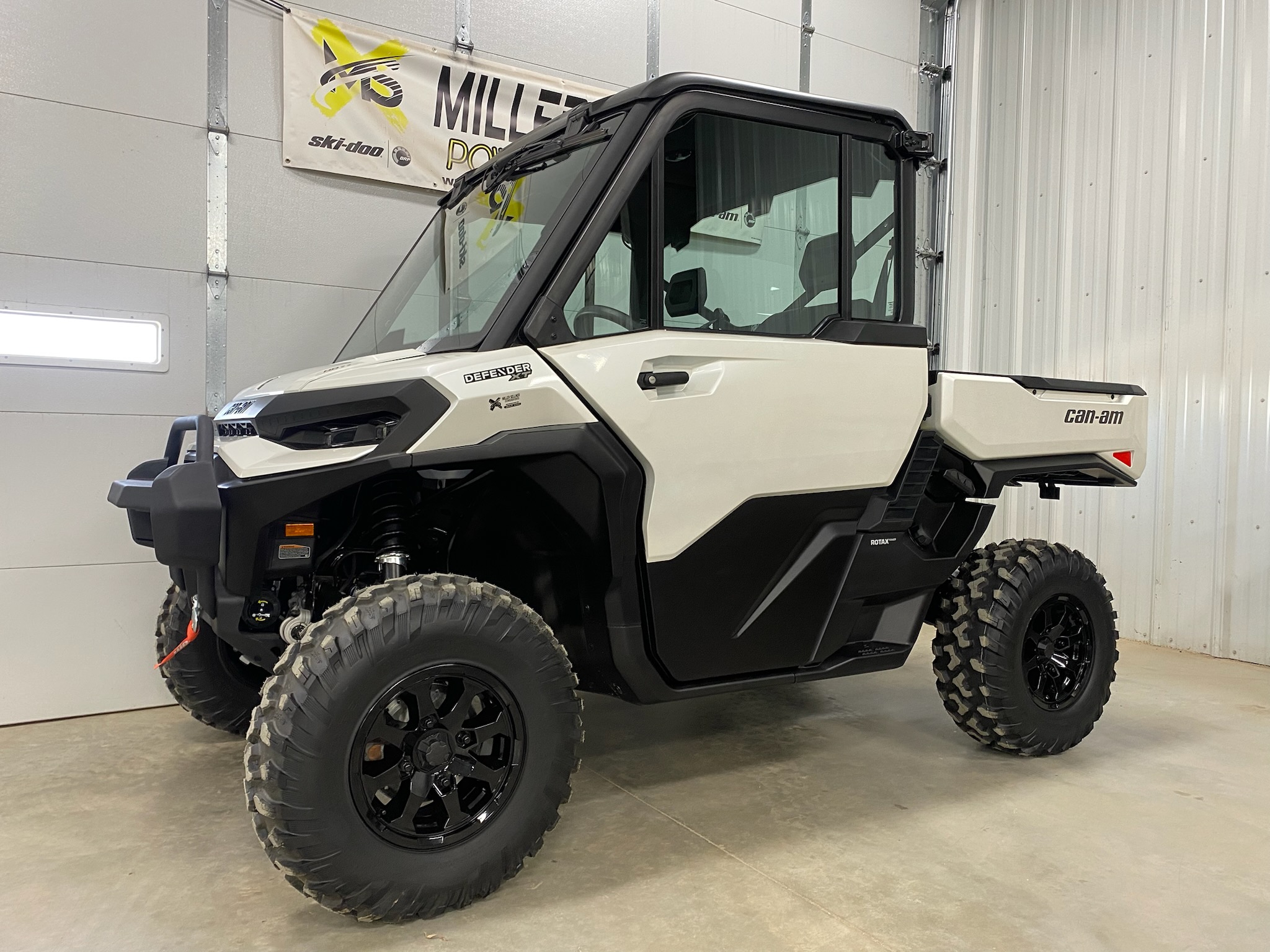 2026 Can-Am 2026 DEFENDER XT CAB HD11 WHITE  SKU # 7LTR Utility Vehicle