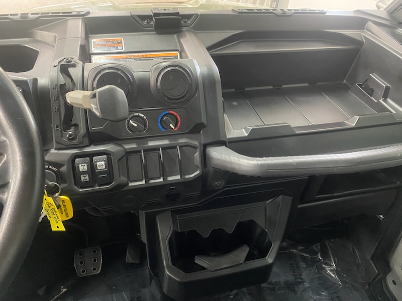 2021 Can-Am 2021 DEFENDER DPS CAB HD8 GREEN SKU # 8UMC Utility Vehicle