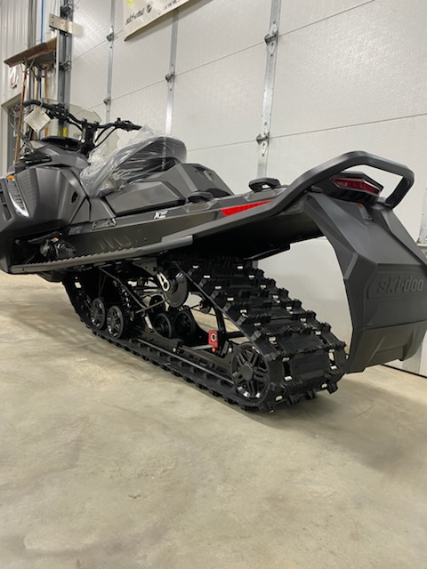 2027 Ski-Doo 2027 REN 900 ACE TURBO 137" BLACK SKU # DUVA Snowmobile