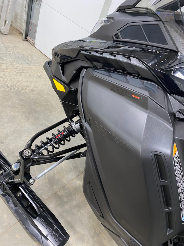 2027 Ski-Doo 2027 REN 900 ACE TURBO 137" BLACK SKU # DUVA Snowmobile