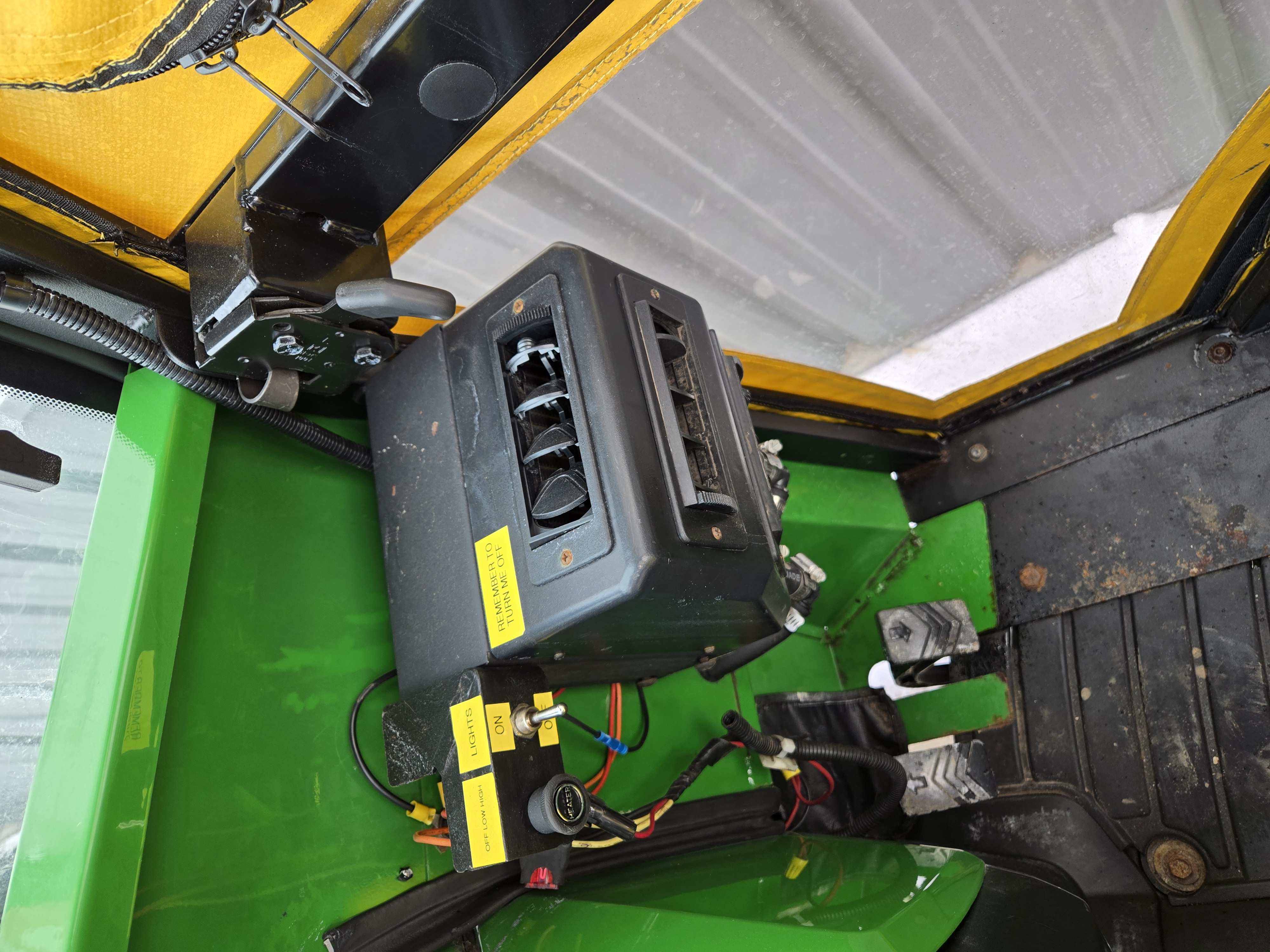 2014 John Deere 1025R Tractor