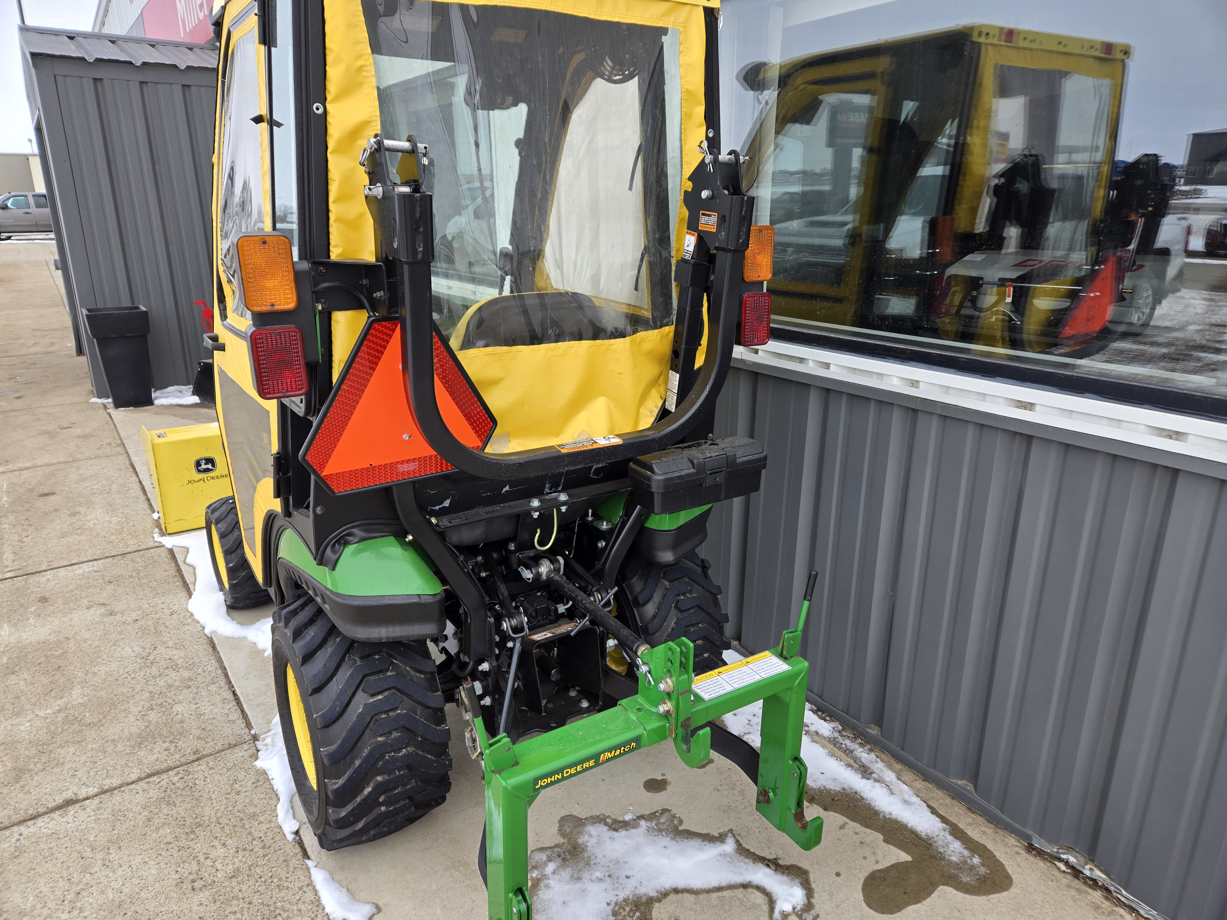 2014 John Deere 1025R Tractor