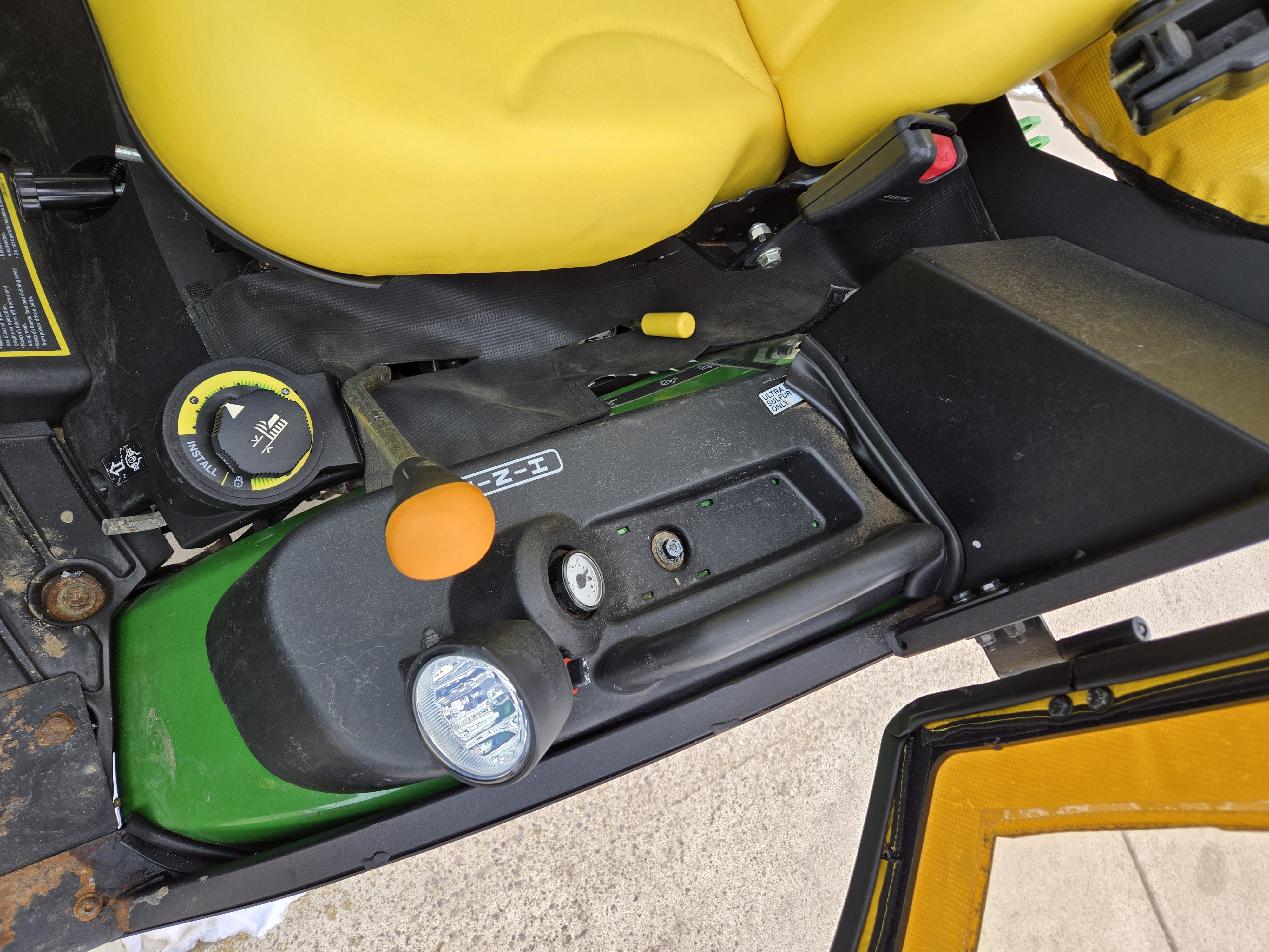 2014 John Deere 1025R Tractor